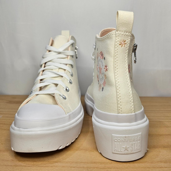 Converse Youth CTAS Lugged Lift Hit Tops Size 6 Cream A10268C NWT - Picture 6 of 8